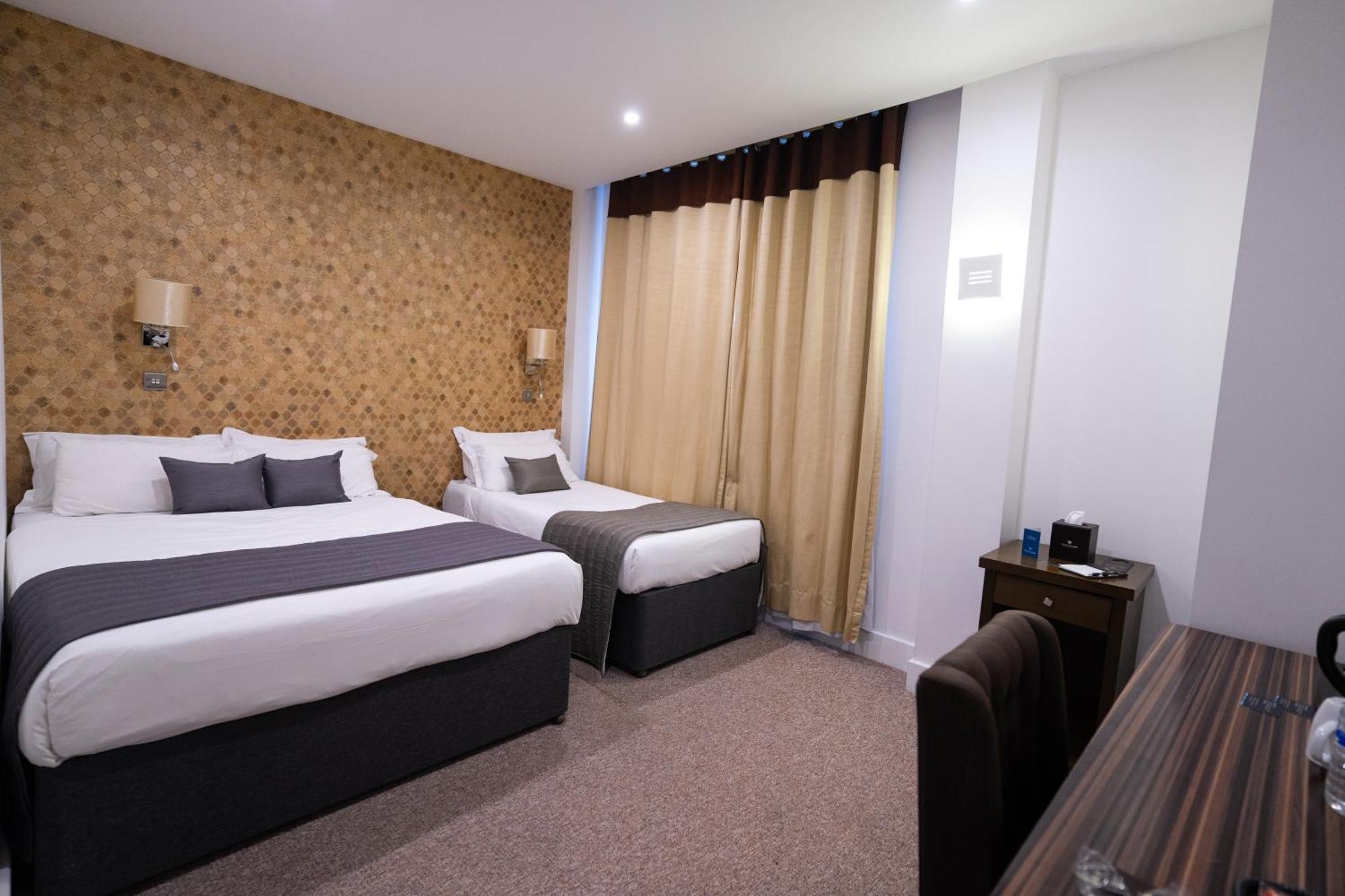 Grand Sapphire Hotel & Banqueting Croydon Dış mekan fotoğraf