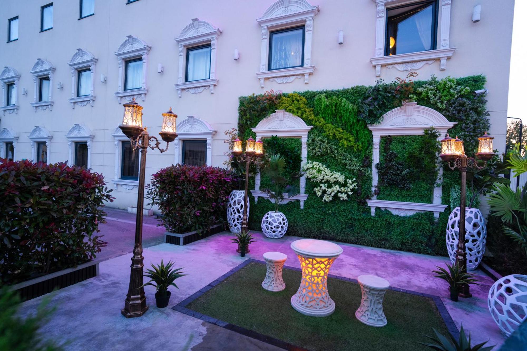 Grand Sapphire Hotel & Banqueting Croydon Dış mekan fotoğraf