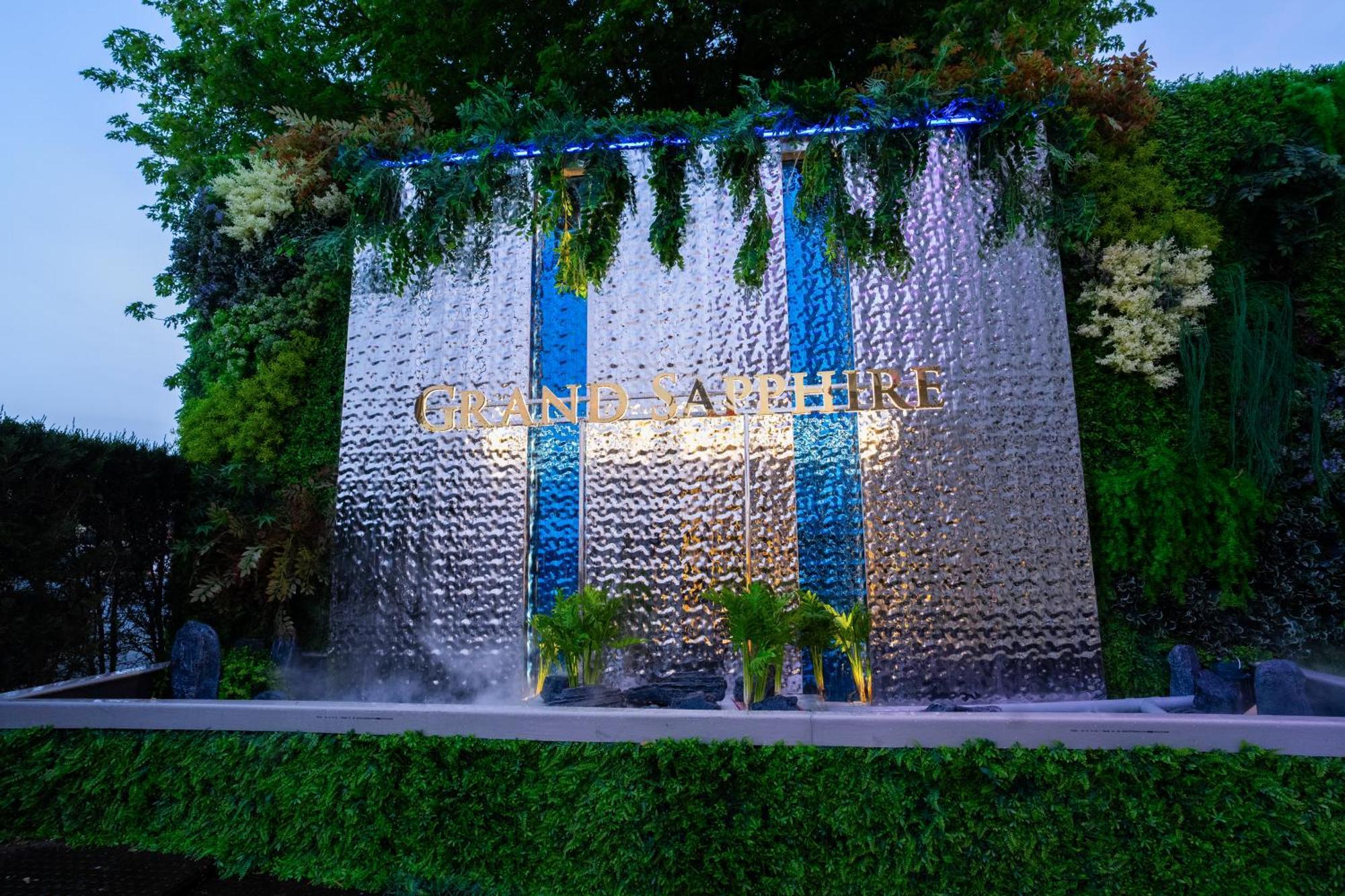 Grand Sapphire Hotel & Banqueting Croydon Dış mekan fotoğraf