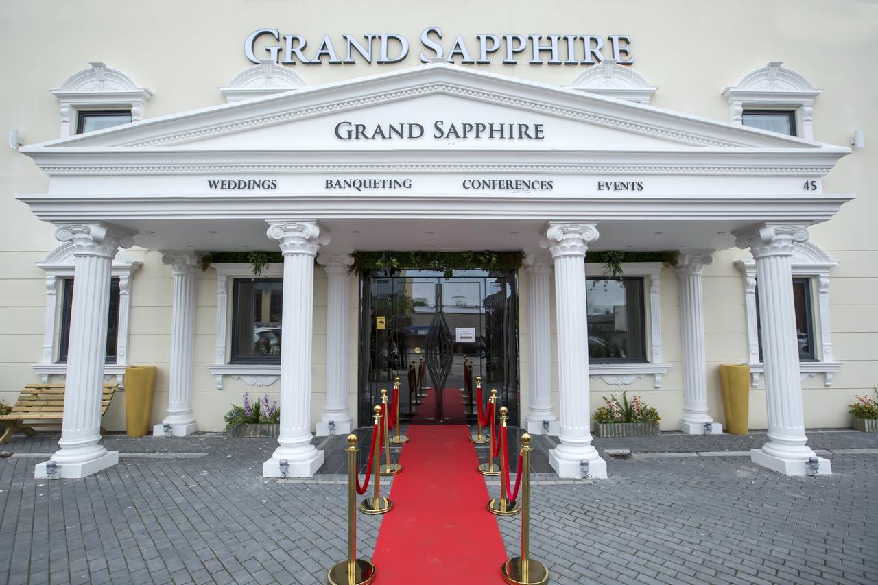 Grand Sapphire Hotel & Banqueting Croydon Dış mekan fotoğraf