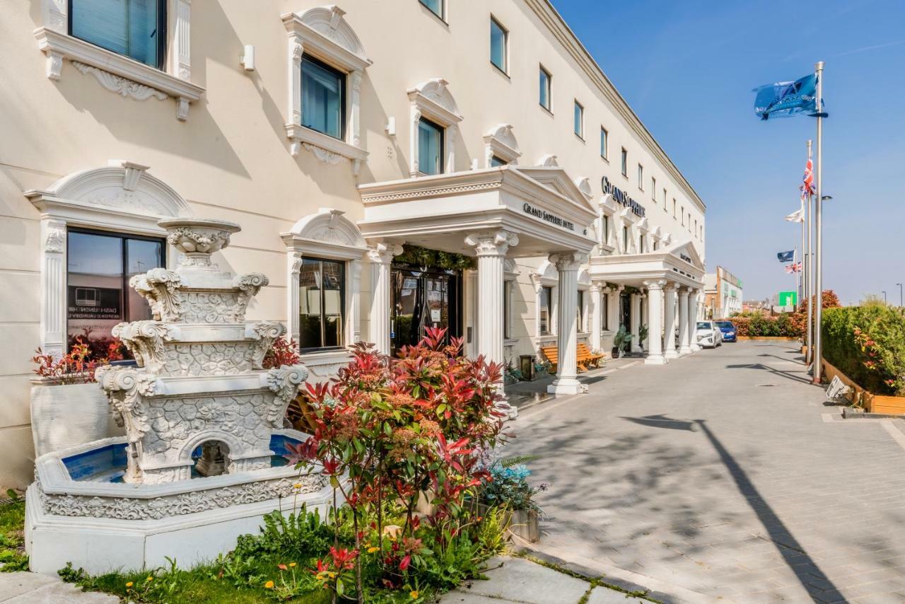 Grand Sapphire Hotel & Banqueting Croydon Dış mekan fotoğraf