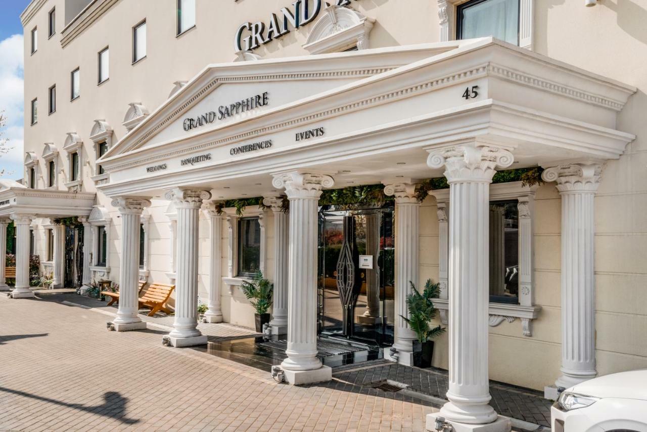 Grand Sapphire Hotel & Banqueting Croydon Dış mekan fotoğraf