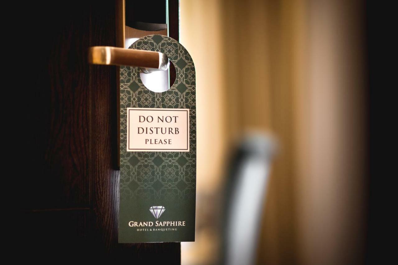 Grand Sapphire Hotel & Banqueting Croydon Dış mekan fotoğraf