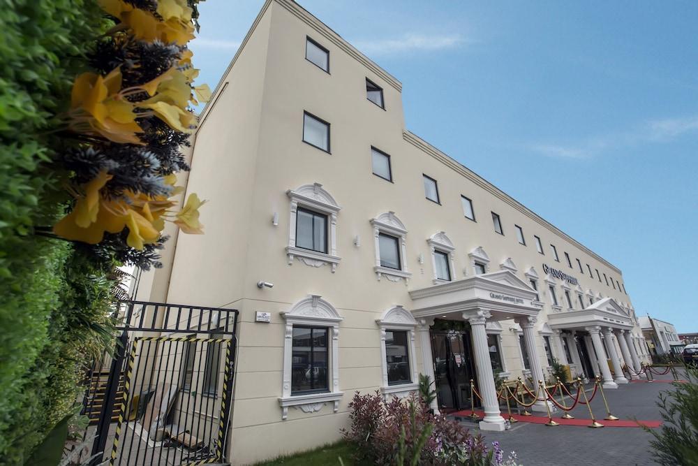 Grand Sapphire Hotel & Banqueting Croydon Dış mekan fotoğraf